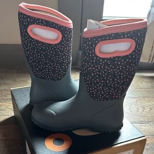 Brand New in Box Stylish Pink and Black Bogs Snow/Rain Boots